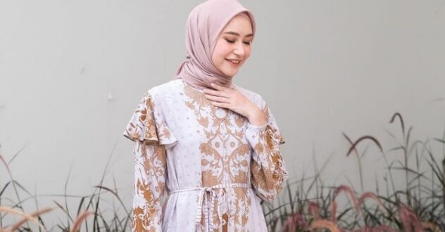 3 Model Gamis Motif Simple untuk Menghadiri Kondangan