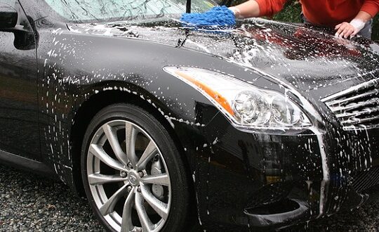 Tips Mencuci Mobil Aman dan Bersih Maksimal